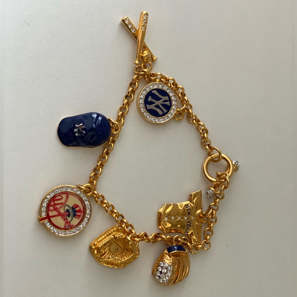 MLB Yankees Charm Bracelet